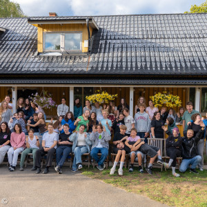 Gruppenbild vor dem Ferienhaus